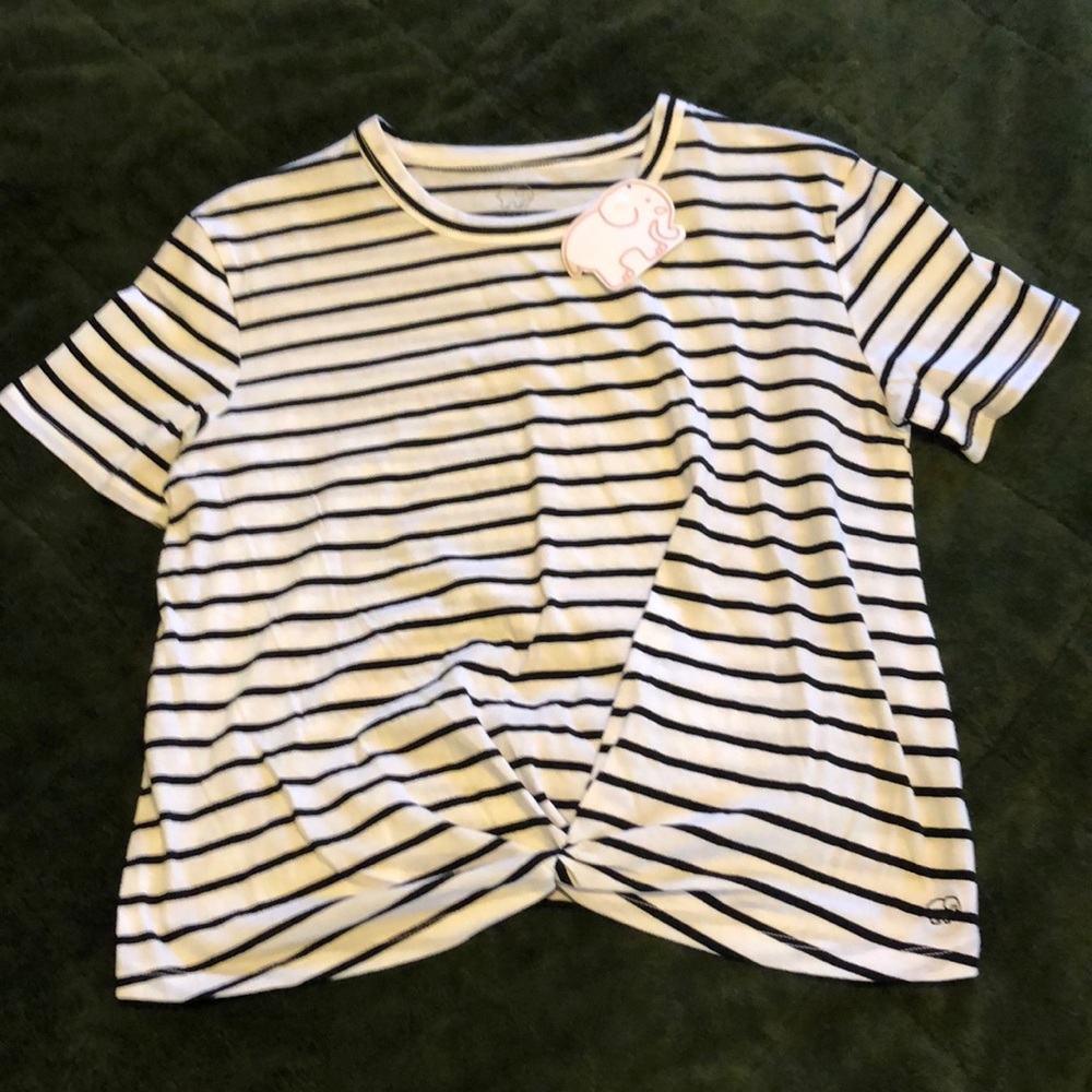 NWT - IVORY ELLA APPLE FRONT TEE